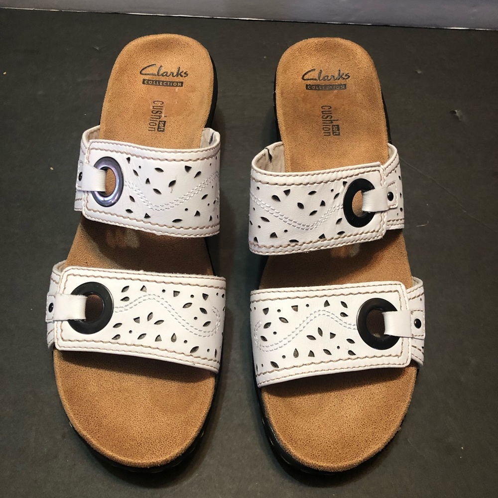Clark’s Collection soft cushion Lexi Laurel slip on sandals. Size 8.5 M. NWOB
